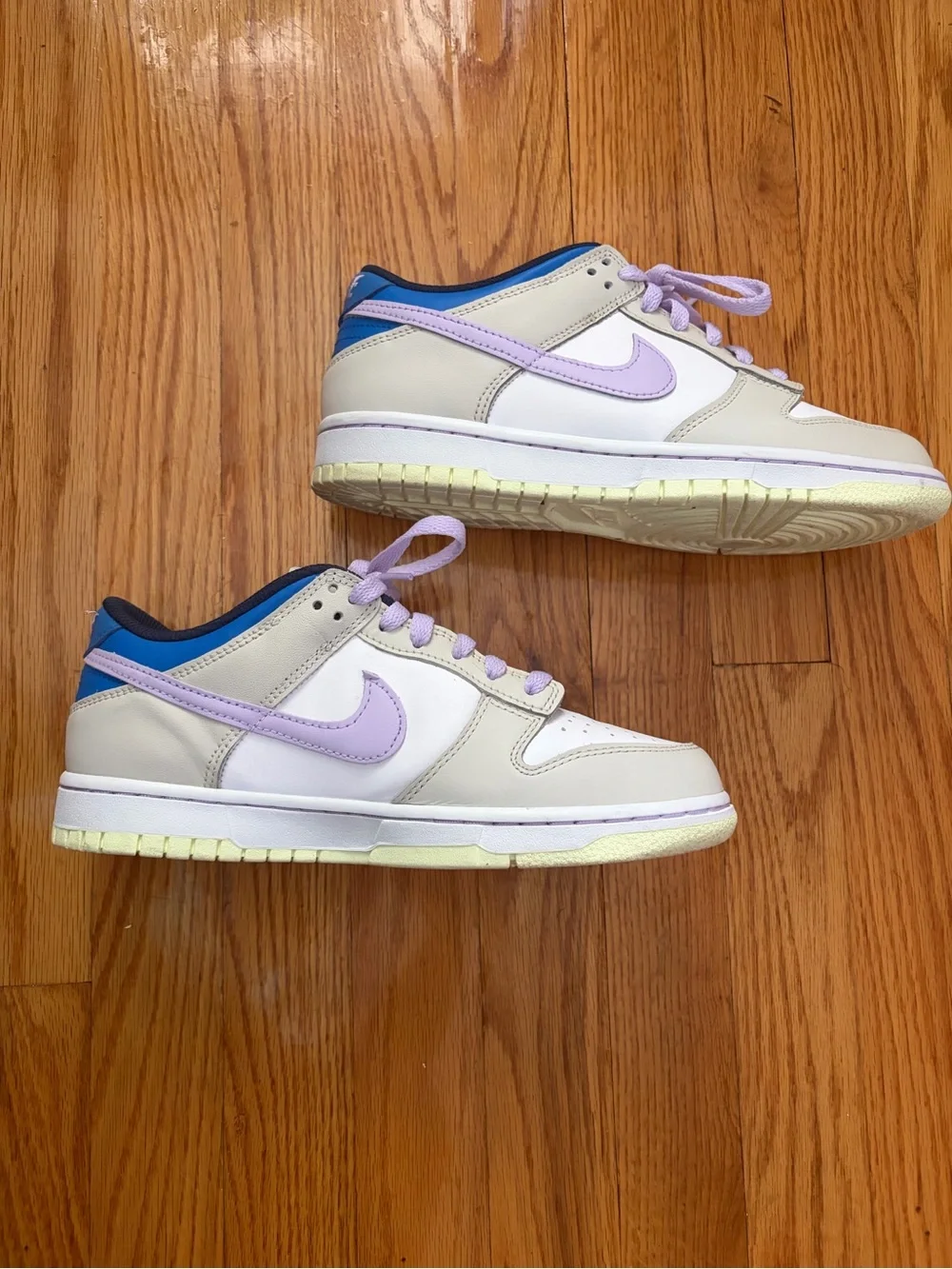 Nike White and Lavender Low-Top Sneakers